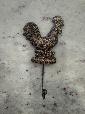 Rustic Rooster Wall Hook - Black and Gold